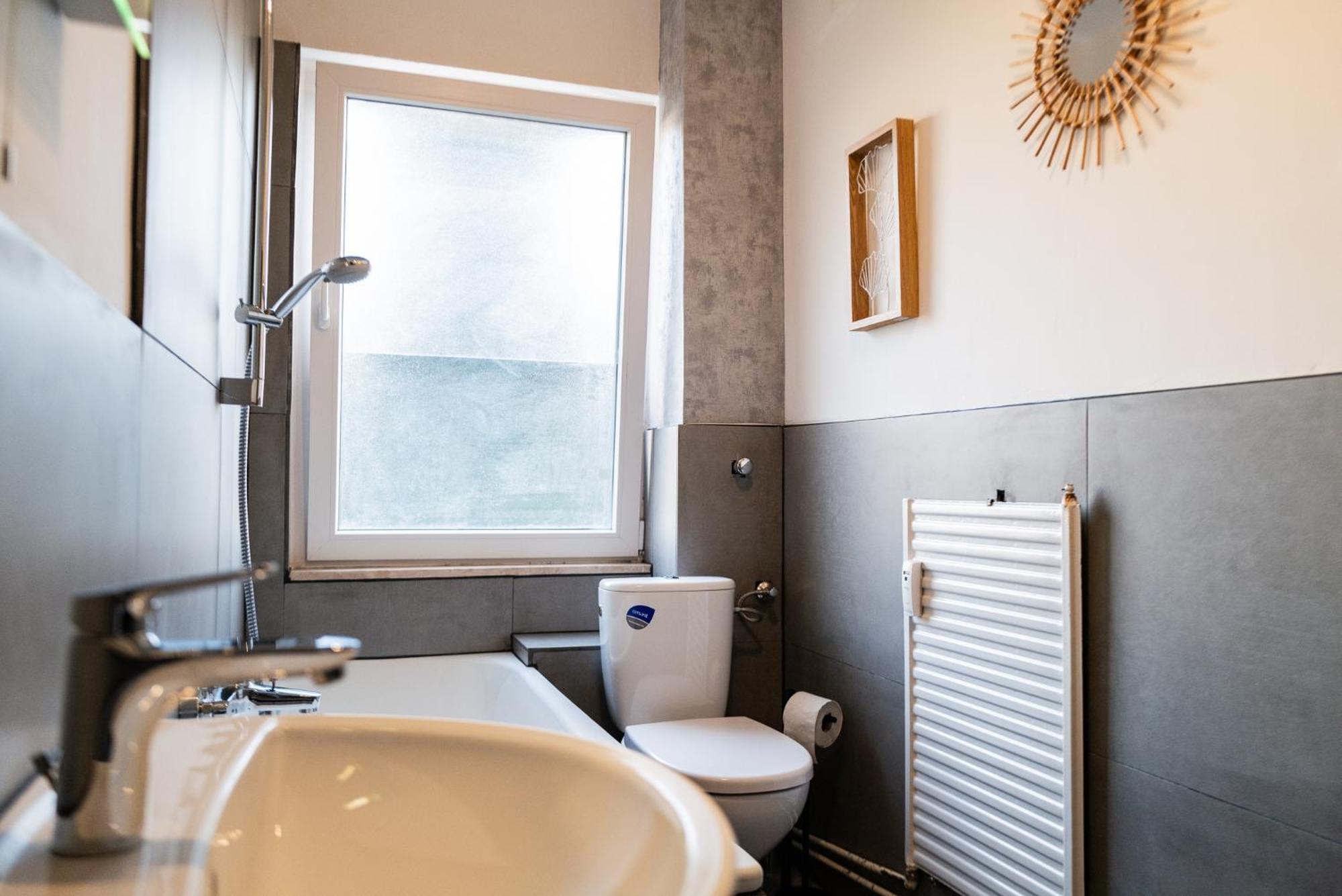 #412 Komfortable, Stilvolle Wohnung Fuer 6 Personen Muelheim an der Ruhr Luaran gambar